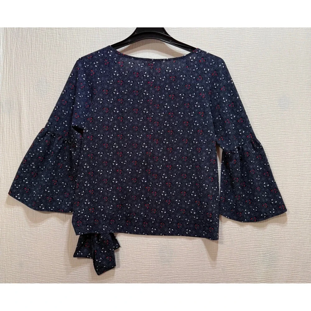 Michael Kors Women's Top Size M Navy Blue Heart Print 3/4 Bell Sleeve Tie Front‎